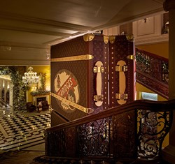 The Claridge’s Christmas Tree 2023 by Louis Vuitton