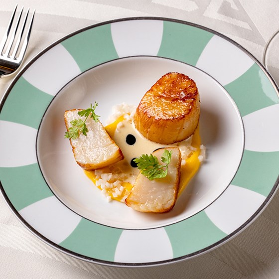 all day dining dish in the foyer